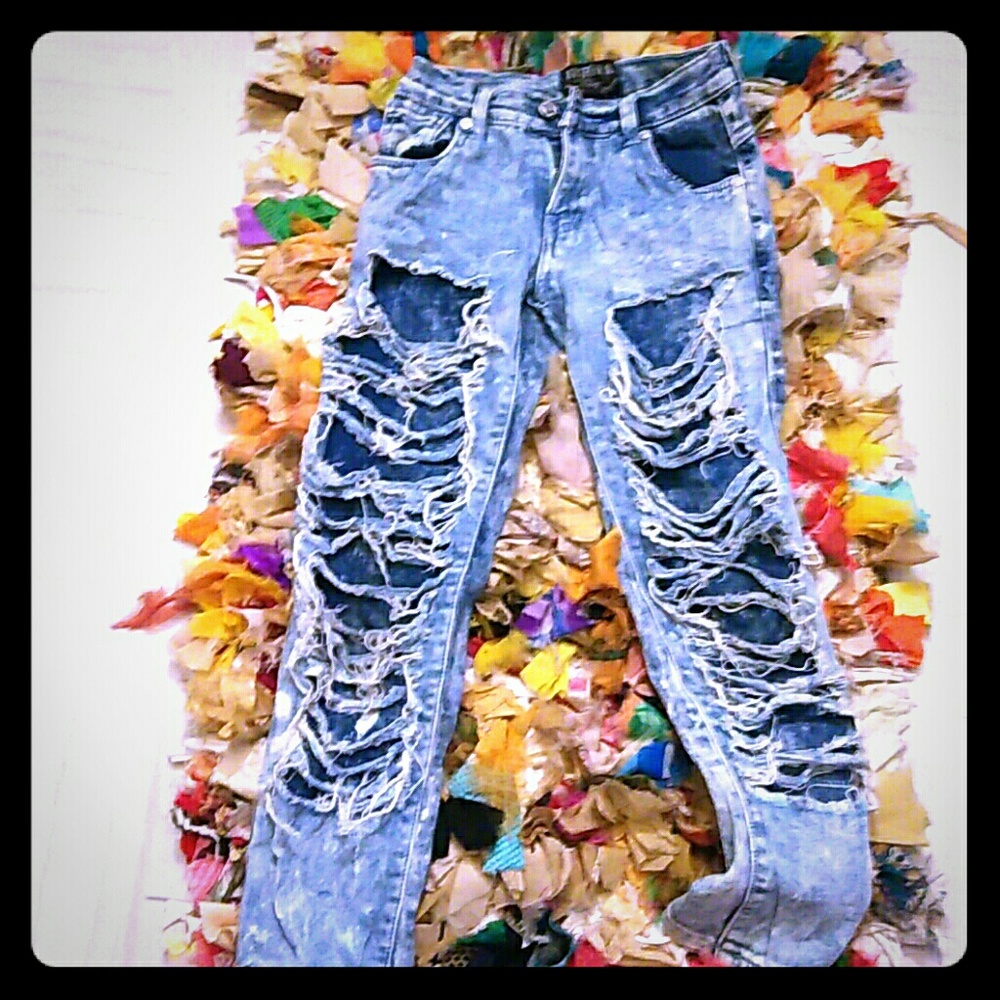 Stylish Ripped Jeans